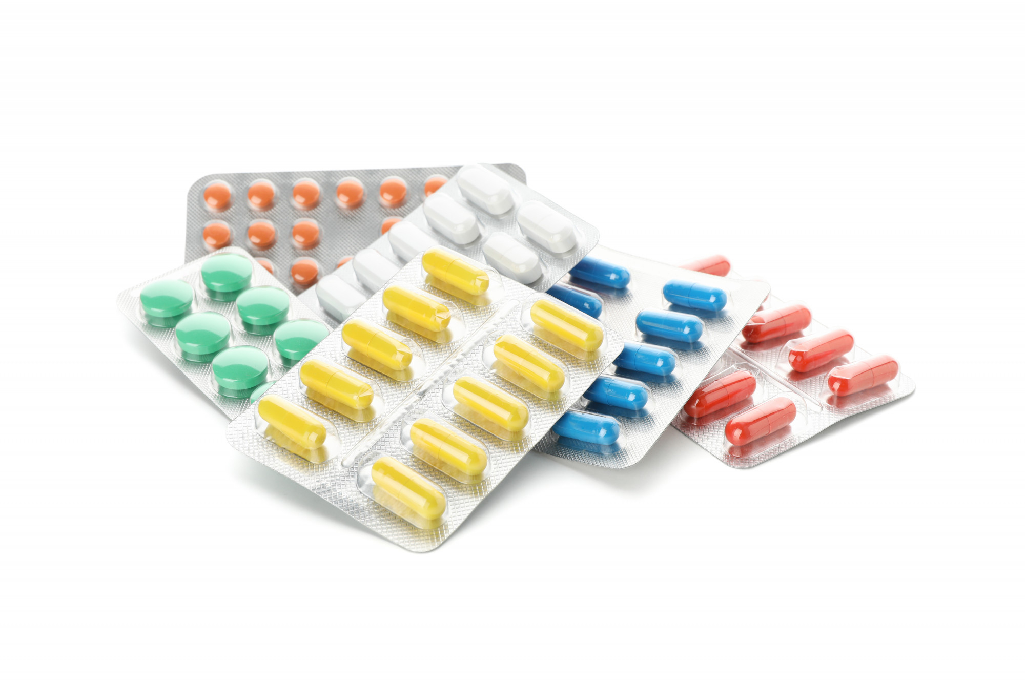 ¿Cuál es la diferencia entre efecto secundario y evento adverso?