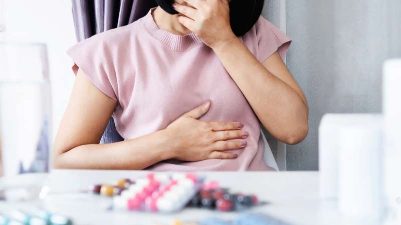 ¿Cuál es el riesgo de no conocer los efectos adversos de los medicamentos?