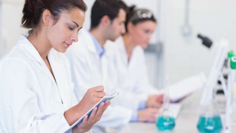 Señales de reacciones adversas a medicamentos en farmacovigilancia